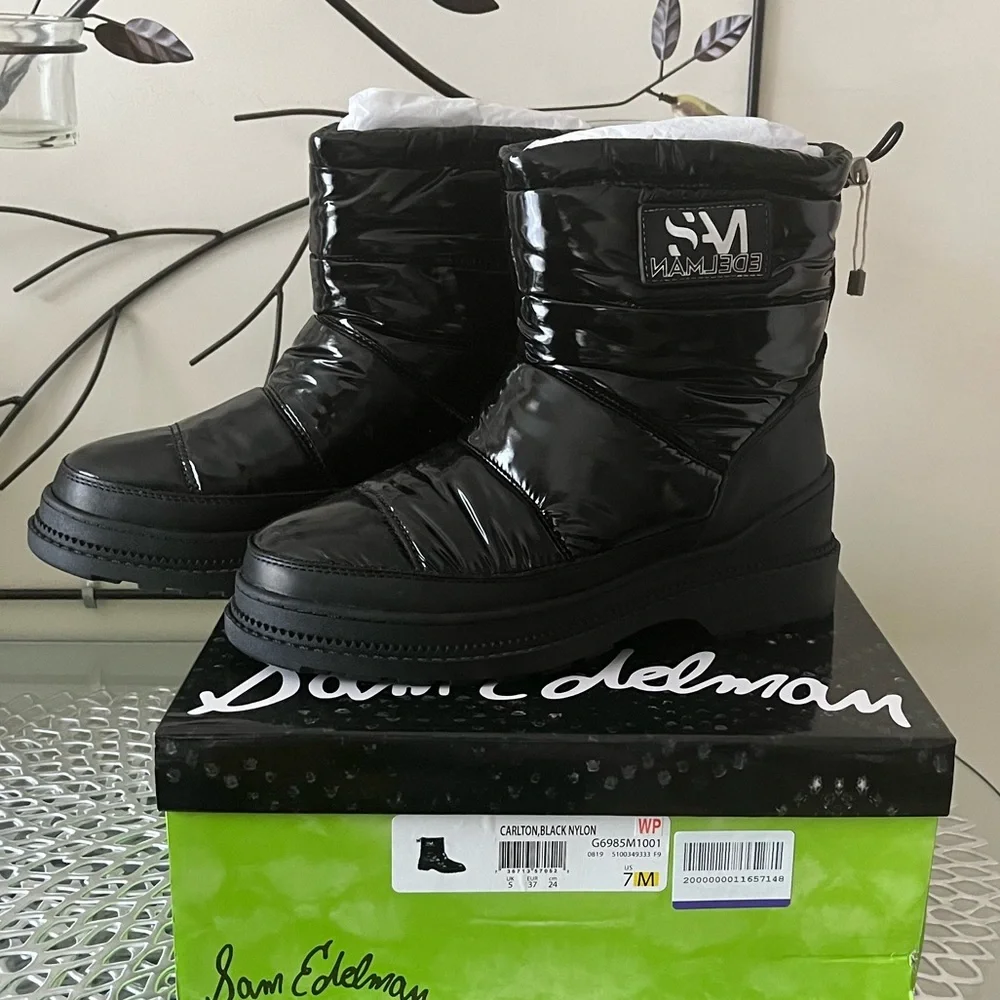 Sam Edelman Carlton Black Leather Trimmed Glossy Lug Sole Snow Boots Size 7 NIB